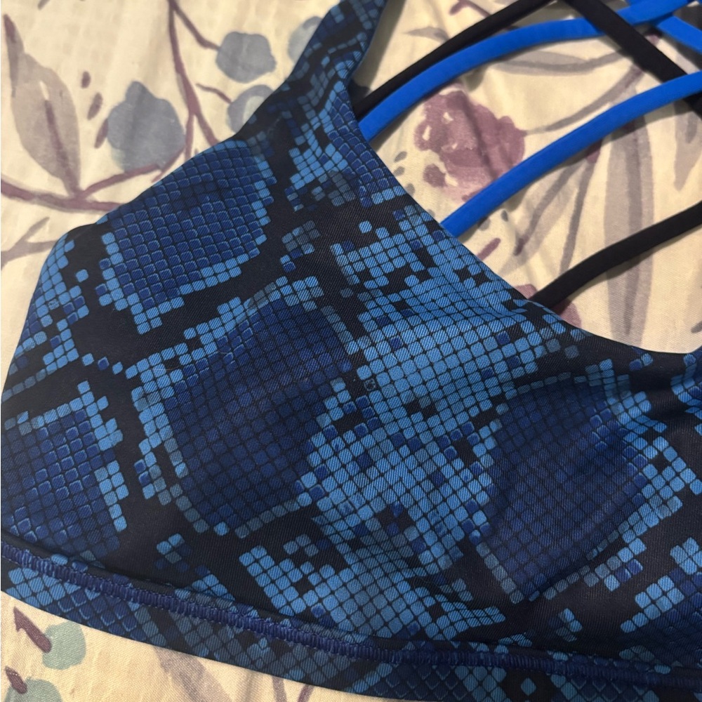Lululemon Free to Br Wild Sports Bra - Picture 2 of 4